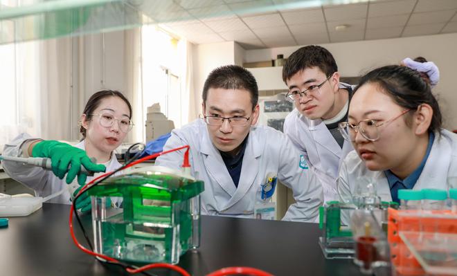 創(chuàng)新引領(lǐng)，驅(qū)動(dòng)醫(yī)院高質(zhì)量發(fā)展 工程技術(shù)研究與試驗(yàn)發(fā)展的核心引擎